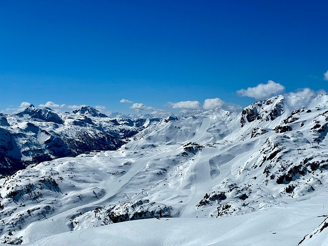 Schweiziske skisportssteder med gletsjer for dig der er nysgerrig på sne året rundt